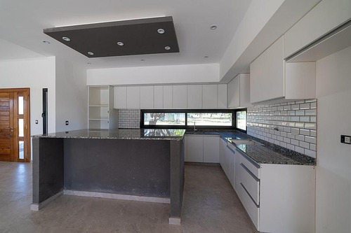 Casa De 4 Ambientes En Venta En Mirabosques, Los Cardales.