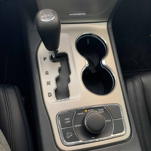 Jeep Grand Cherokee 3.6 Laredo 4x4 V6 24v Gasolina 4p