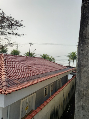 Casa 3 Dormitorios, 1 Suite, Mobiliada, 30 Metros Do Mar, Locação