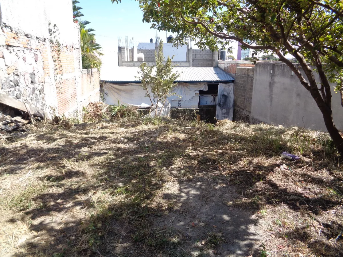 Terreno En Venta, Pequeño Desnivel, Col. Flores Magon