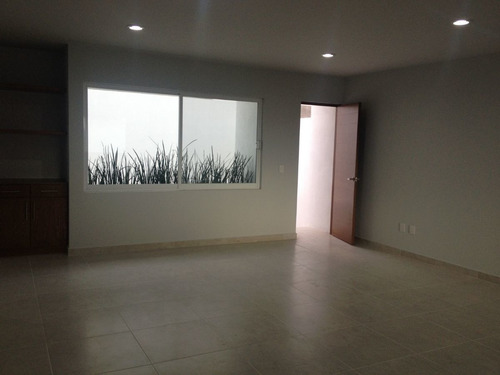 Preciosa Residencia En Centro Sur, Misiones Ii - Sótano, 3 Habitaciones, Ctoserv