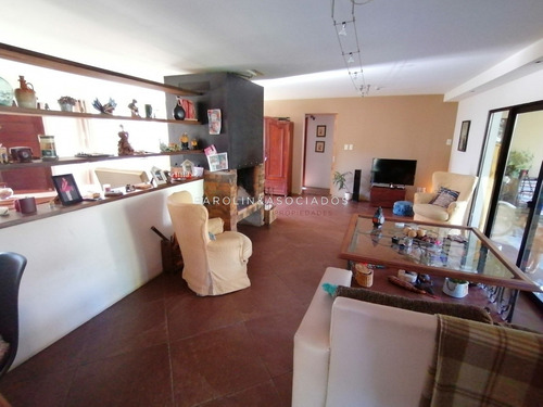 Hermosa Casa En Parque Burnett- Ref: 3835