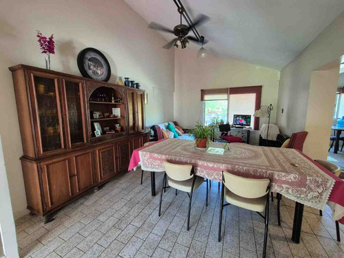 Se Vende Hermosa Casa En Arguello - 4 Dormitorios!