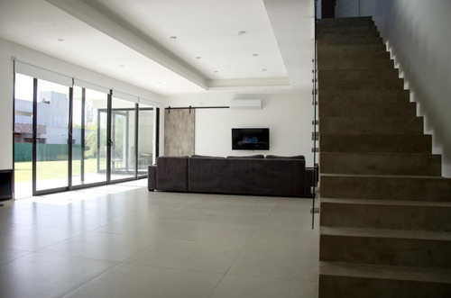 Imagen 6 de 27 de Casa En Venta Barrio Cerrado Los Pingüinos Ituzaingo