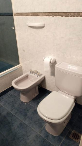 Luminoso Semipiso De 5 Ambientes Con Balcón Y Vista Abierta En Venta - Barrio Norte