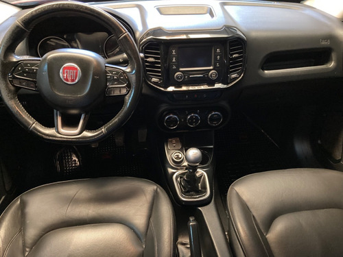 Imagen 7 de 11 de Fiat Toro Freedom 4x4