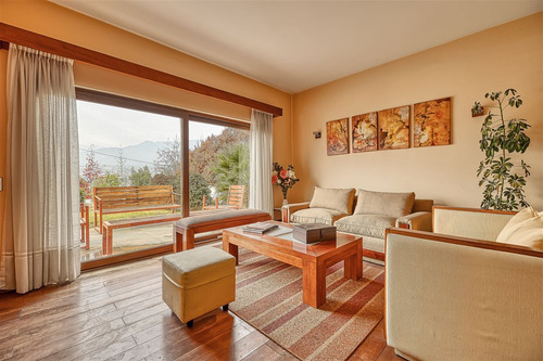 Casa En Exclusivo Sector. San Carlos De Apoquindo.