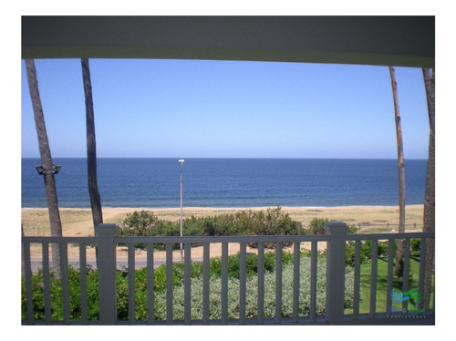 Vendo Espectacular Casa Frente Al Mar En Punta Del Este.