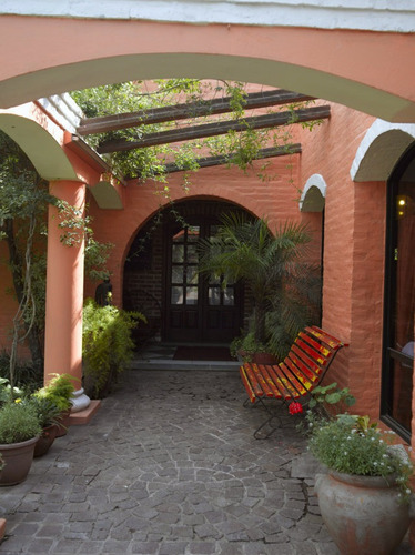 Excepcional, Única Hostería Y Restaurante En Campo En Venta