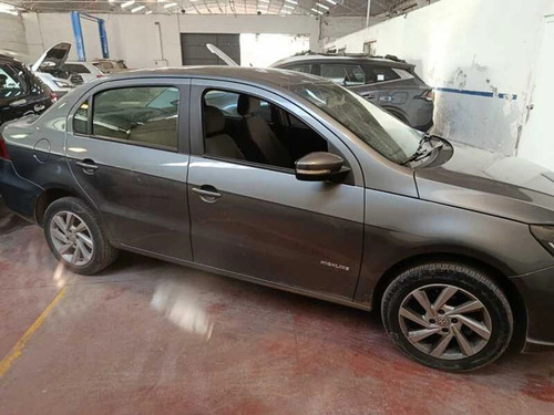 Volkswagen Voyage 1.6L MT Highline - 74 kW/101 CV