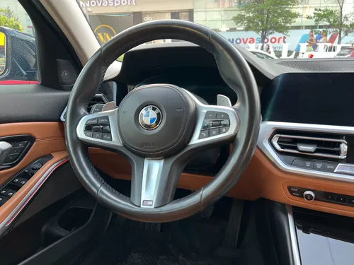 BMW Serie 3 2.0 330ia Sport Line At