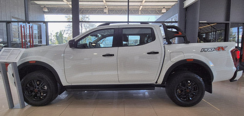 Nissan Frontier PRO4X 4X4 AUT