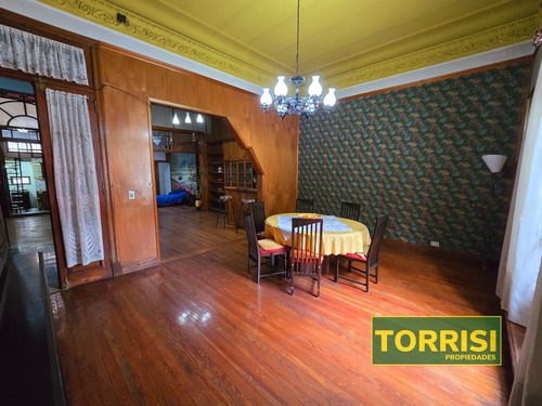 Venta - 5 Amb Ph C/patio Y Cochera/local - Campichuelo 300