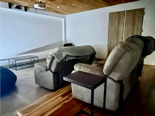 Venta De Espectacular Casa Amoblada En Guatape Con Salida Al Embalse