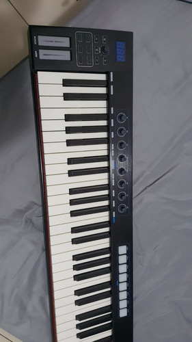 Controlador Midi Usb Kfx Sw61 + Suporte Stay Slim 1100 (Usado)