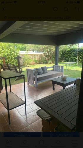 Vendo Hermosa Casa De 5 Dormitorios, 3 Baños, Jardín, Fondo Con Barbacoa Y Cochera, Actualmente Con Renta, Acepta Banco, Atlántida Sur.
