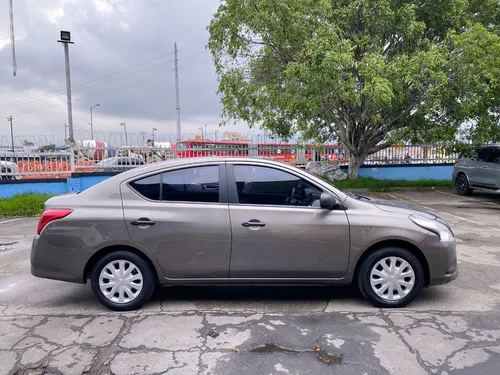 Nissan Versa 1.6 Advance