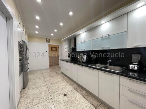 Hermosa Casa Quinta En Venta En El Piñal El Limon Conjunto Cerrado Con Piscina Area Parrilla Clima De Montaña Amplios Espacios Dos Cocinas Modernas Estef 24-14961