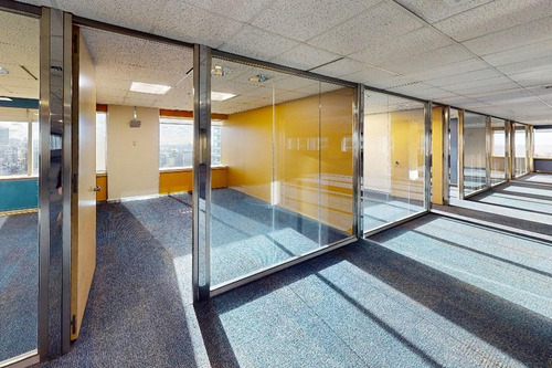Laminar Plaza | Oficina En Impecable Estado | Excelentes Vistas - Disponibilidad Inmediata.