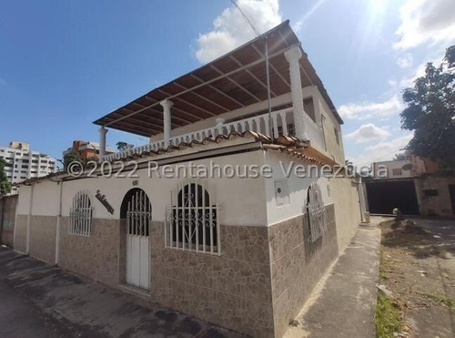 - Casa En Venta En Urb Nueva Segovia Barquisimeto R E F  2 - 3 - 6 - 1 - 1 - 9  Mehilyn Perez -