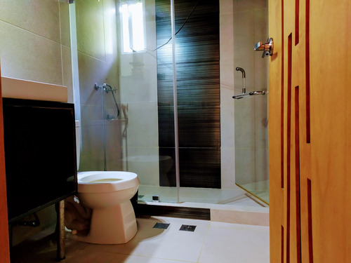 Imagen 15 de 19 de Venta Casa 279mts2 6h/3b/4pe Parque El Retiro 5184