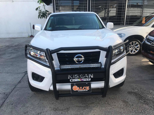Imagen 1 de 7 de Nissan Np300 2017 2.5 Pick-up Dh Pack Seg Mt