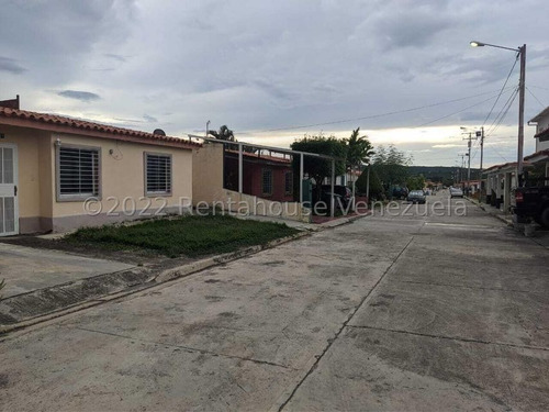 Imagen 11 de 30 de !!sp!! Casa En Venta Villas De Yara Barquisimeto Lara, Venezuela. Selena Pacheco, Contacto 0424-5197639. Cod. Flex # 23-10392 $ 11000 3 Dormitorios 2 Baños 200 M²