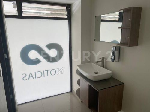 Local Comercial De 45.27m2 En Bajada De Chapultepec