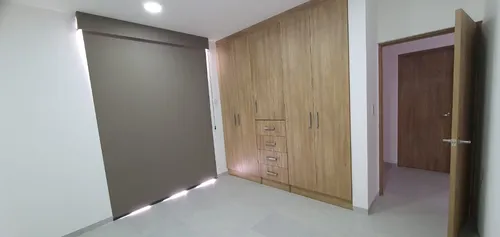Preciosa Casa Seminueva Moderna, Amplia Iluminada Para Cualquier Requerimientos, Amplia Recamara Con Baño En Pb, 4 Rec Con Baño Propio, Exclusivo Para Vivir O Inversion
