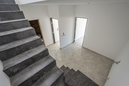 Venta Duplex 2 Amb Con Terraza Y Cochera. Financia