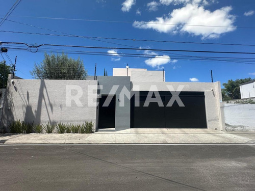 Casa En Venta En Condominio Jurica Mesón San Francisco