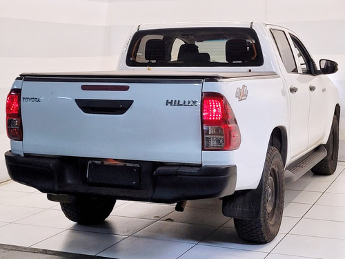 Toyota Hilux 2.8 NARROW 4X4 CD 16V DIESEL 4P MANUAL