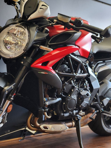 Imagen 20 de 25 de Moto Mv Agusta Dragster 800 Rosso Mate