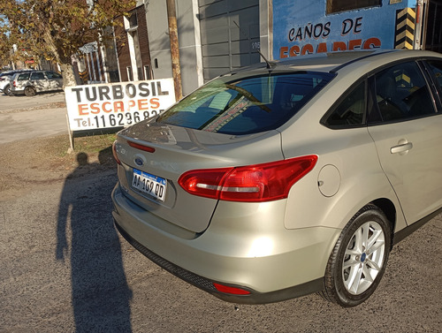 Ford Focus III 1.6 Sedan S