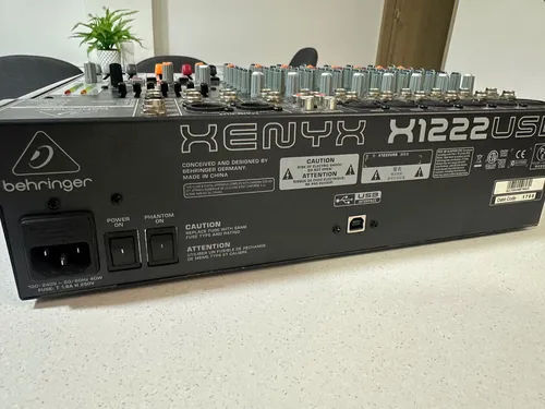 Behringer Xenyx X1222usb Mezclador De 8 Canales (Usado)