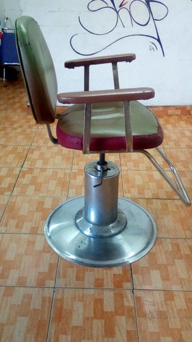 Imagen 2 de 3 de Silla Para Barbería O Peluquería, Usada, En Buen Estado