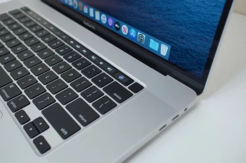 Macbook Pro 2019 1tb Ssd 32gb Core I9 2.3ghz Radeon 5500m 4g Macbook Pro 2019 1tb Ssd 32gb Core I9 2.3ghz Radeon 5500m 4g