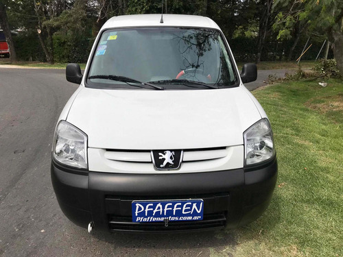 Peugeot Partner 1.4 Furgon Vidriado 5as 2016 G Pfaffen Autos