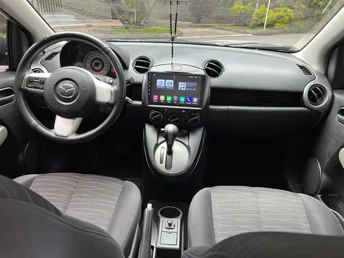 Mazda 2 1.5 Hatchback Automático 2010