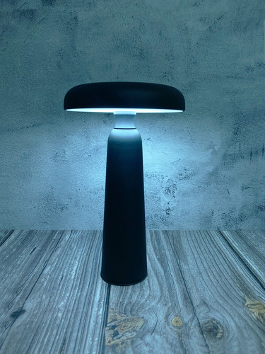 Lampara Velador Luz Led Usb Recargable Metal Tactil Deco Estructura Negro Pantalla