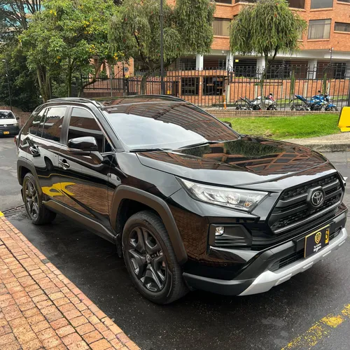 Toyota RAV4 2.5L X-Road 4X4