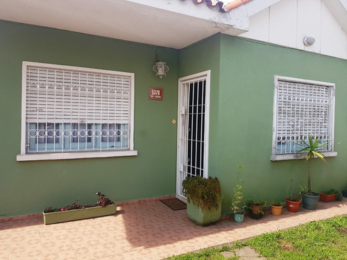 Imagen 1 de 12 de Casa De 2 Dormitorios Living Comedor Cochera Barbacoa