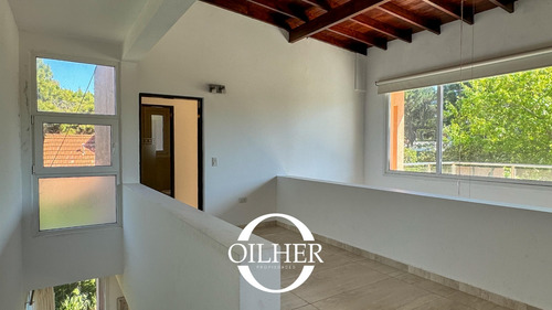 Venta Casa 4 Dormitorios Zona B5 Con Cochera