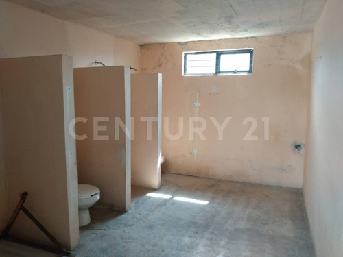 Bodega Con Amplio Terreno En Venta En Jilotepec, Estado De México