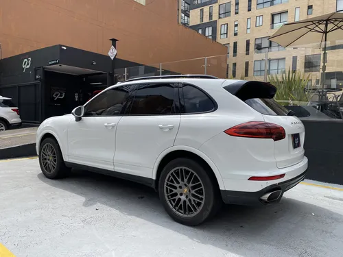 Porsche Cayenne Platinum Edition