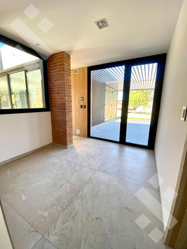 Venta Casa A Estrenar Con Pileta En Barrio Privado Sauces Del Limay, Neuquén