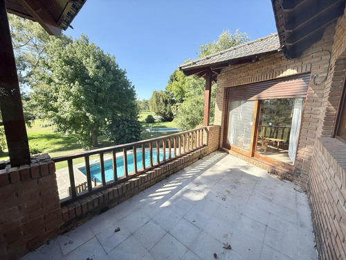 Impecable Casa Con Jardin, Parrilla Y Pileta En Venta - Vista Al Golf - Club Nautico Escobar