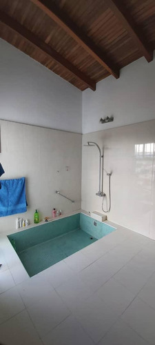 Imagen 7 de 11 de Casa Baruta Cumbres De Curumo Century 21 Plaza Francia 04125033903