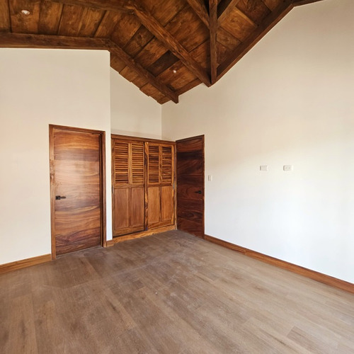 Imagen 10 de 18 de Casa En Venta En Club Residencial Exclusivo, Espectaculares Vistas Hacia Los Volcanes En #ciudadvieja A 15m De Antigua