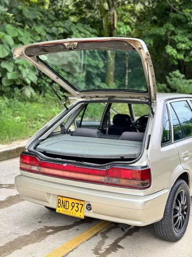 Mazda 323 1.3 Hs